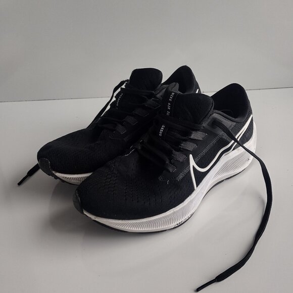 Nike Women’s Black Air Zoom Pegasus 38 Running Shoes Sneakers CW7358-002 Size 7 - Picture 2 of 7